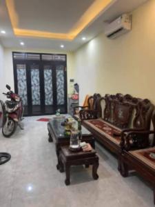 BÁN GẤP NHÀ HỒNG HÀ TT TÂY HỒ GIÁP RANH BA ĐÌNH FULL NỘI THẤT 30M X 3 TẦNG 3,3 TỶ